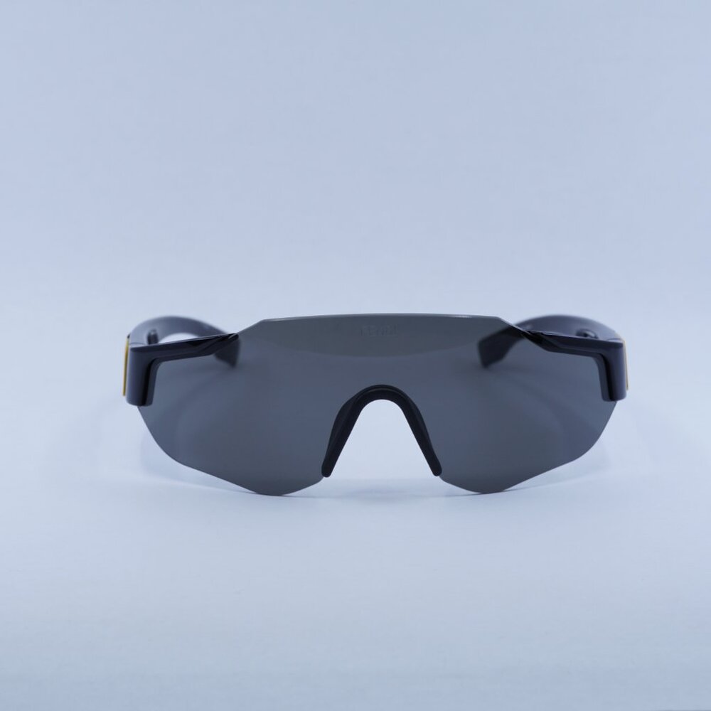 🕶️ New Fendi FE40088U-Y 01A Sunglasses -Black Frame, Grey Lenses - Picture 4 of 15